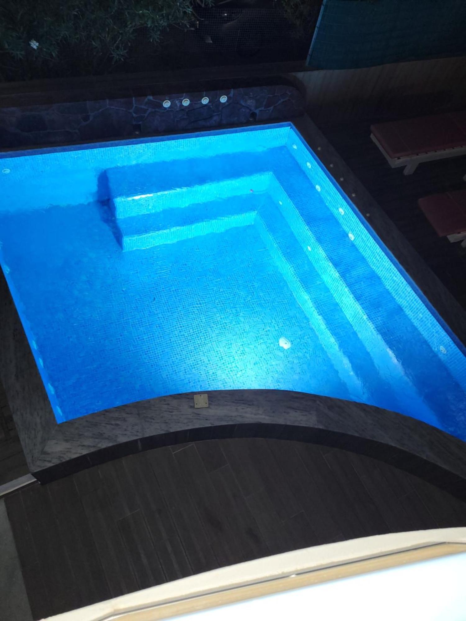Located By The Sea One Beachfront Private Captain Lazaros Pool Villa With Loft In 750Sqm Spacious Private Plot-Jacuzzi-Sunrelax-Furnished Terace-Gazebo-Private Parking,Sleep 3 Adults And 2 Children, Just Steps From The Black Beach-Seaview Периса Екстериор снимка