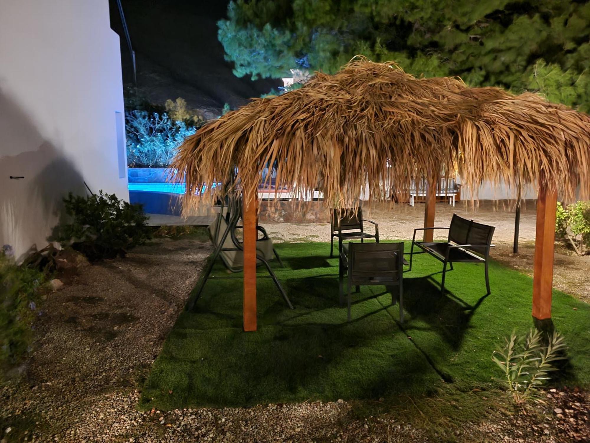 Located By The Sea One Beachfront Private Captain Lazaros Pool Villa With Loft In 750Sqm Spacious Private Plot-Jacuzzi-Sunrelax-Furnished Terace-Gazebo-Private Parking,Sleep 3 Adults And 2 Children, Just Steps From The Black Beach-Seaview Периса Екстериор снимка