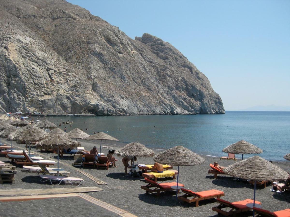 Located By The Sea One Beachfront Private Captain Lazaros Pool Villa With Loft In 750Sqm Spacious Private Plot-Jacuzzi-Sunrelax-Furnished Terace-Gazebo-Private Parking,Sleep 3 Adults And 2 Children, Just Steps From The Black Beach-Seaview Периса Екстериор снимка
