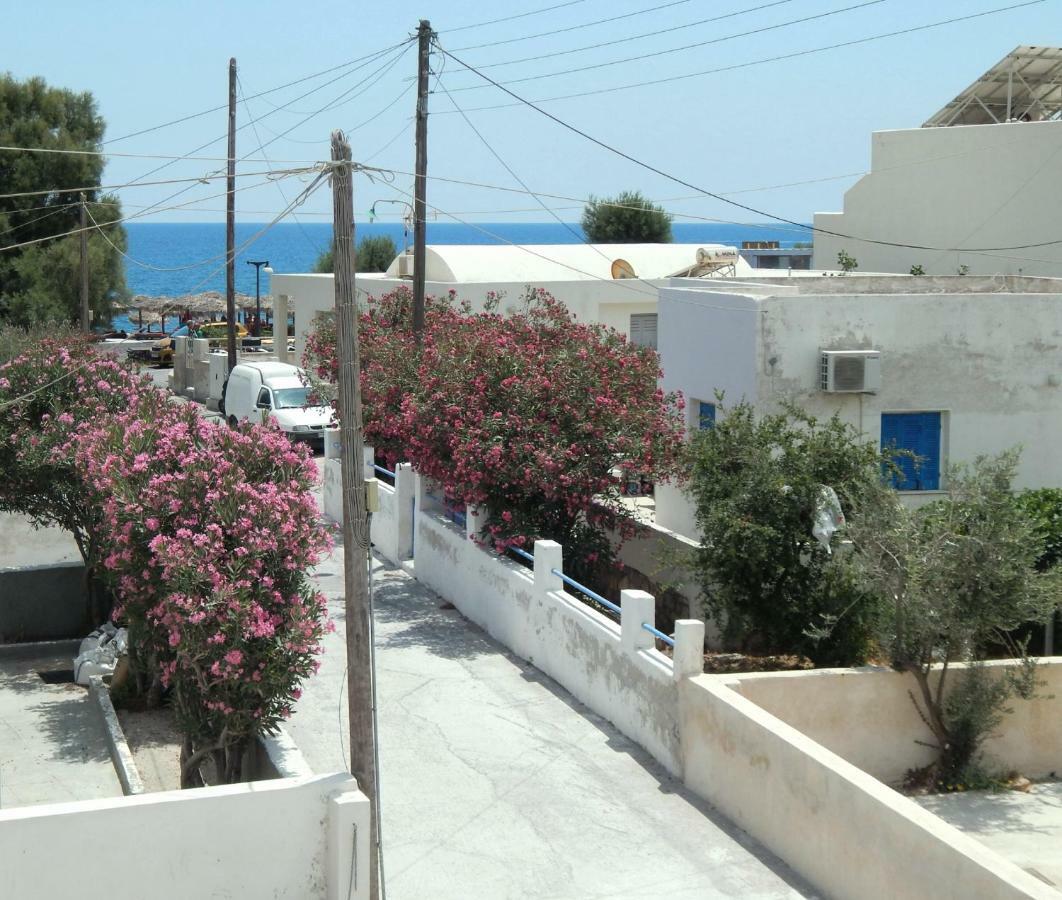 Located By The Sea One Beachfront Private Captain Lazaros Pool Villa With Loft In 750Sqm Spacious Private Plot-Jacuzzi-Sunrelax-Furnished Terace-Gazebo-Private Parking,Sleep 3 Adults And 2 Children, Just Steps From The Black Beach-Seaview Периса Екстериор снимка
